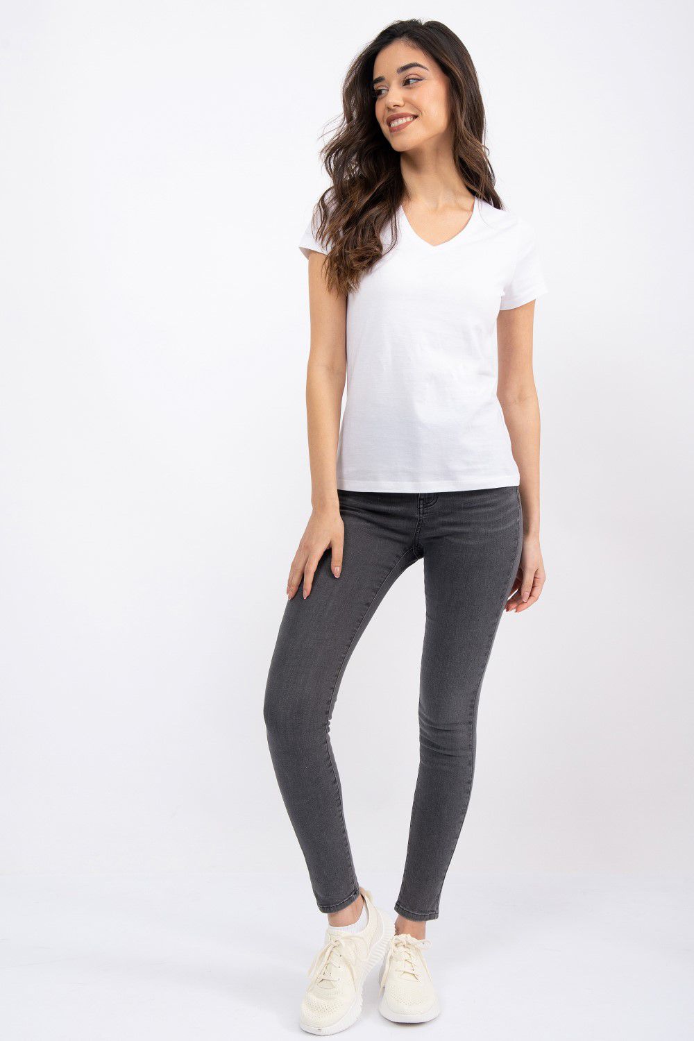 טי שירט נאוטיקה קצרה עם מחשוף וי