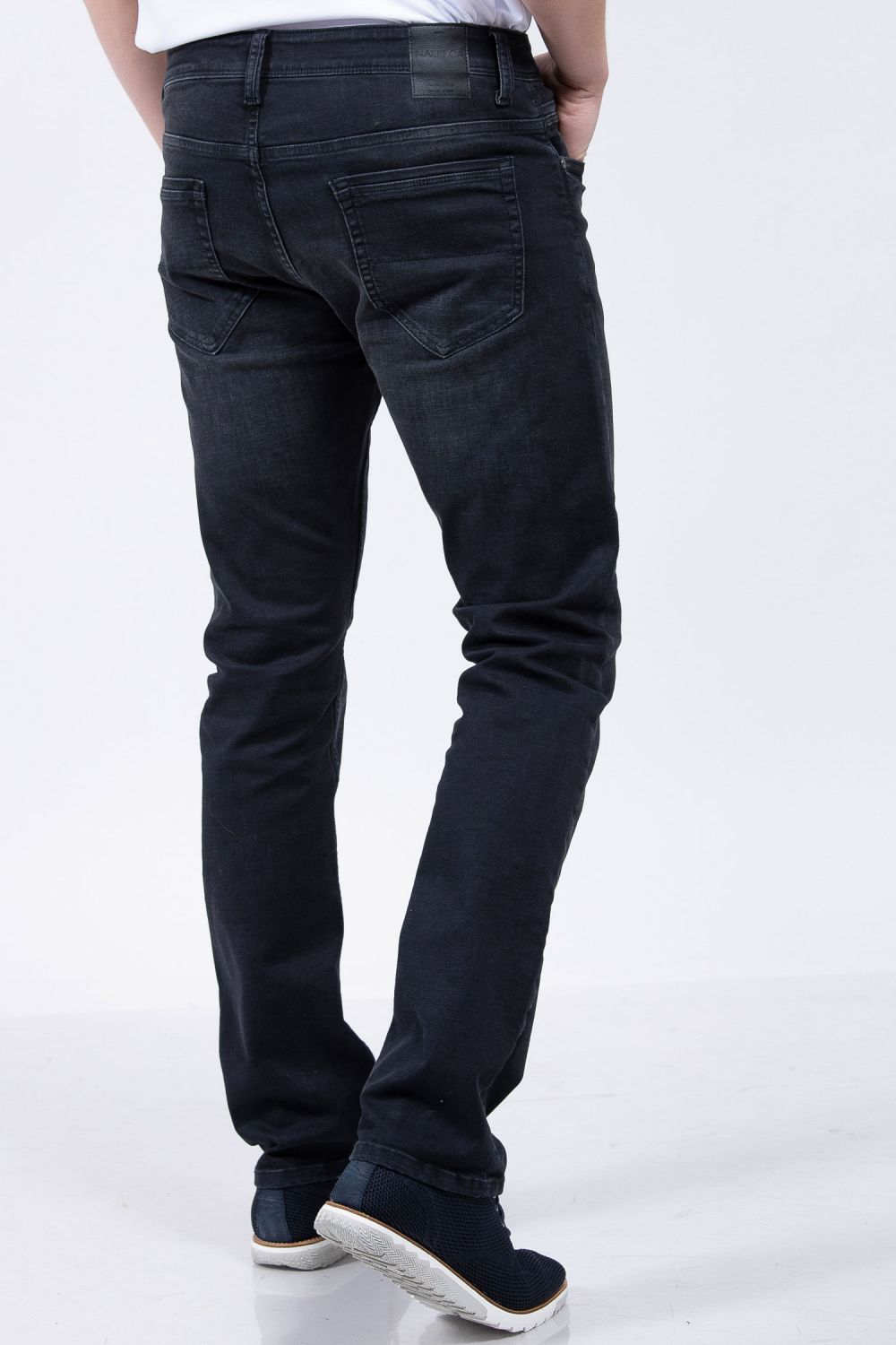 מכנסי ג’ינס SLIM FIT סטרץ’ בשפשוף עדין