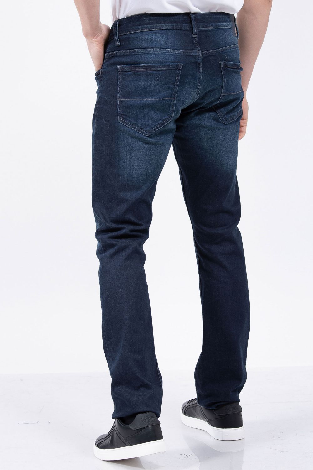 מכנסי ג’ינס SLIM FIT סטרץ’ בשטיפה כהה