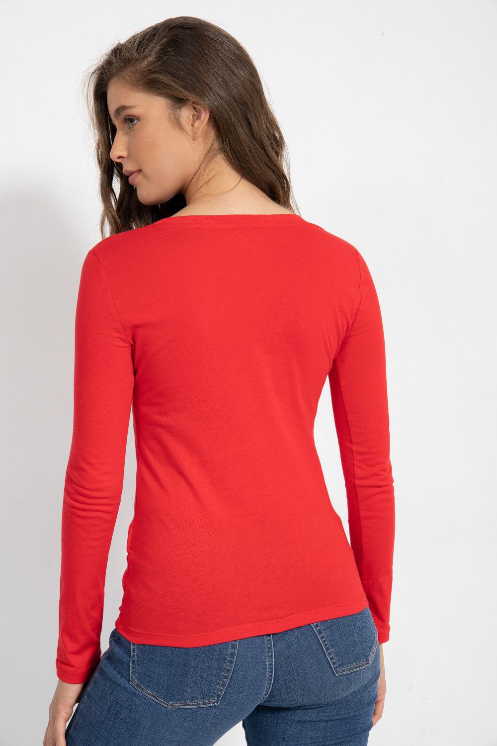 טי שירט מחשוף וי עם לוגו נאוטיקה ניטים