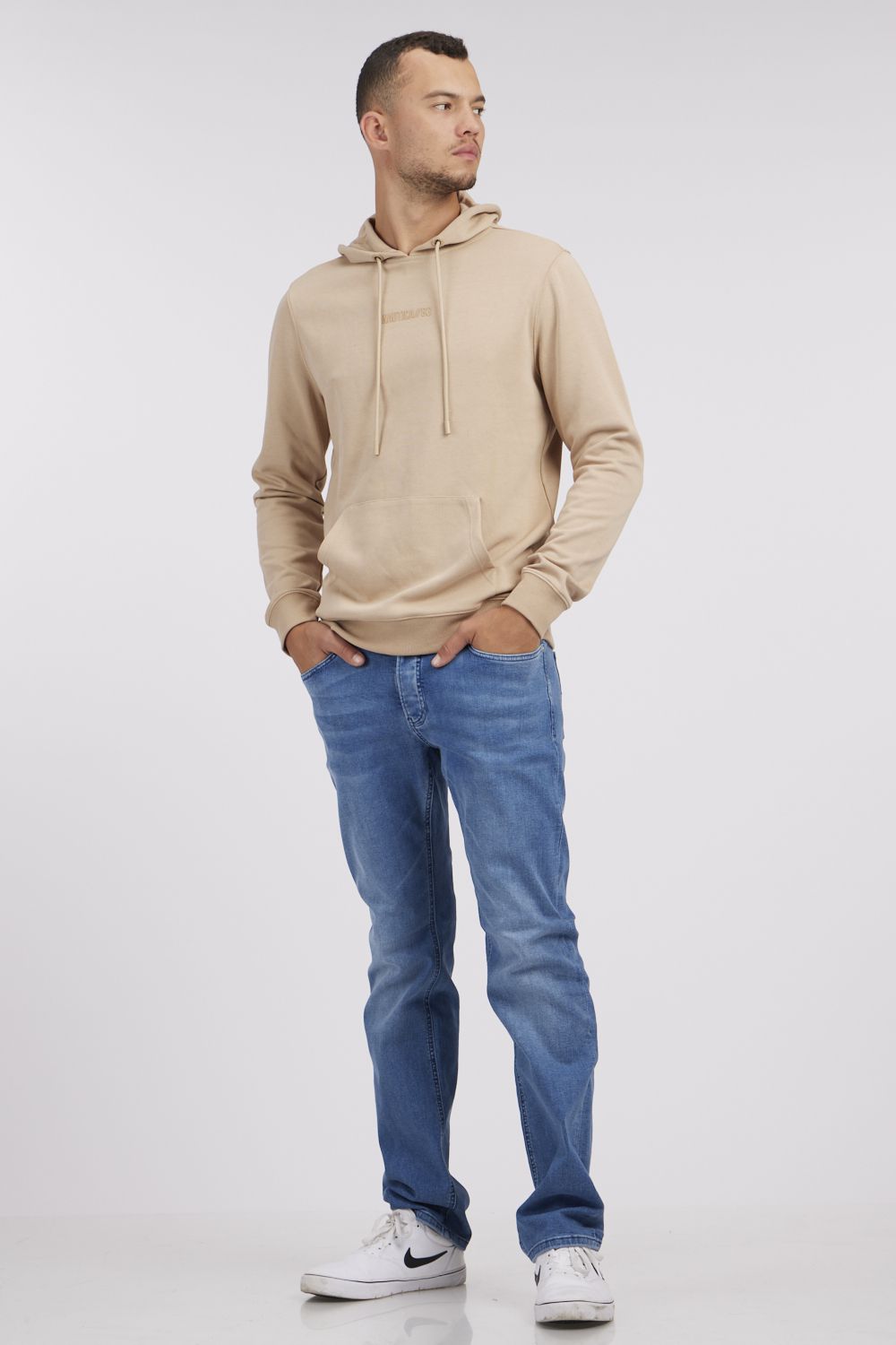 סווטשרט קלאסי קנגרו לגבר