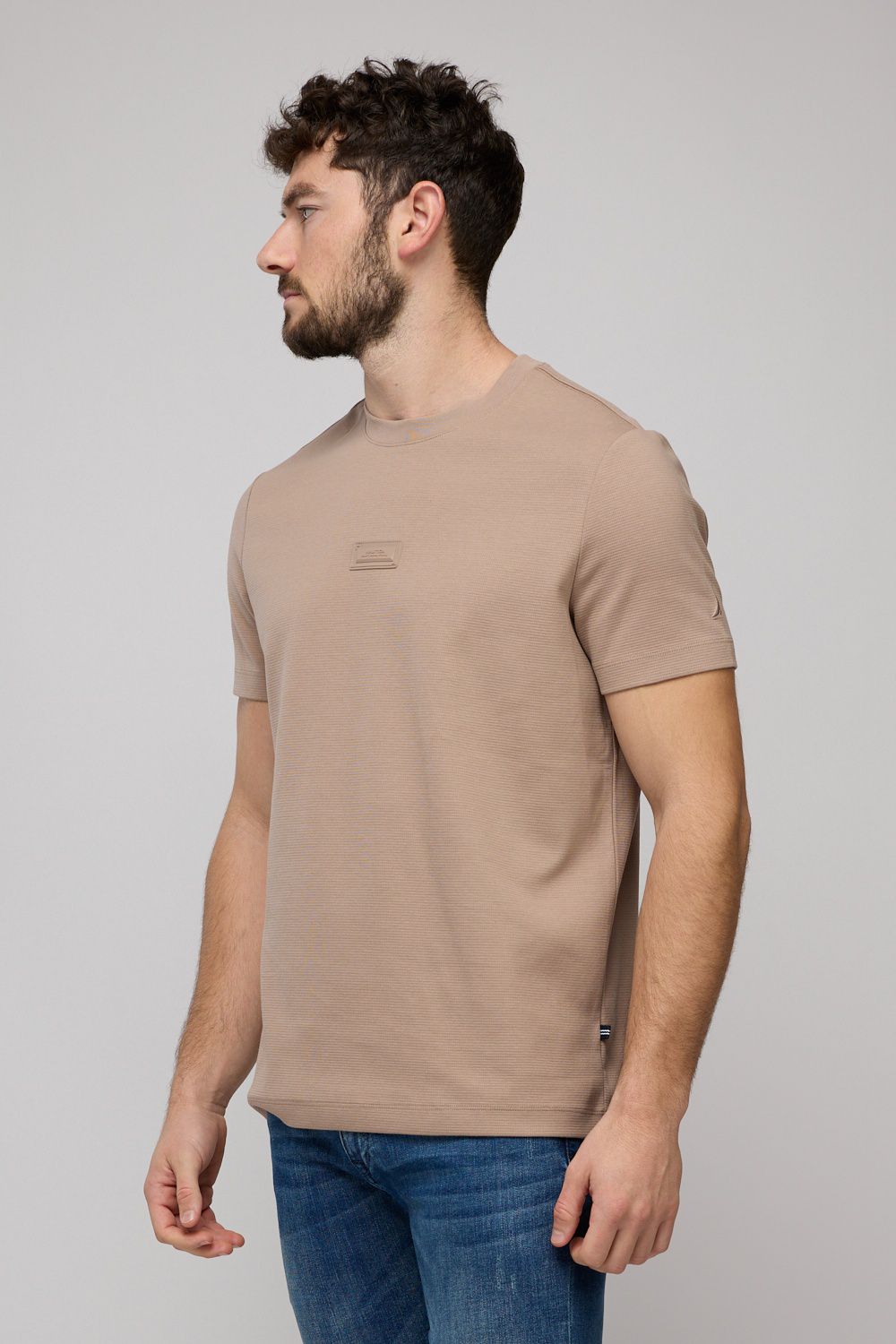 טי-שירט קצרה לגברים