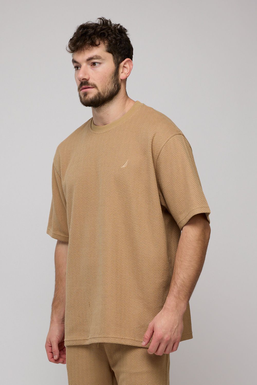 טי-שירט קצרה לגברים