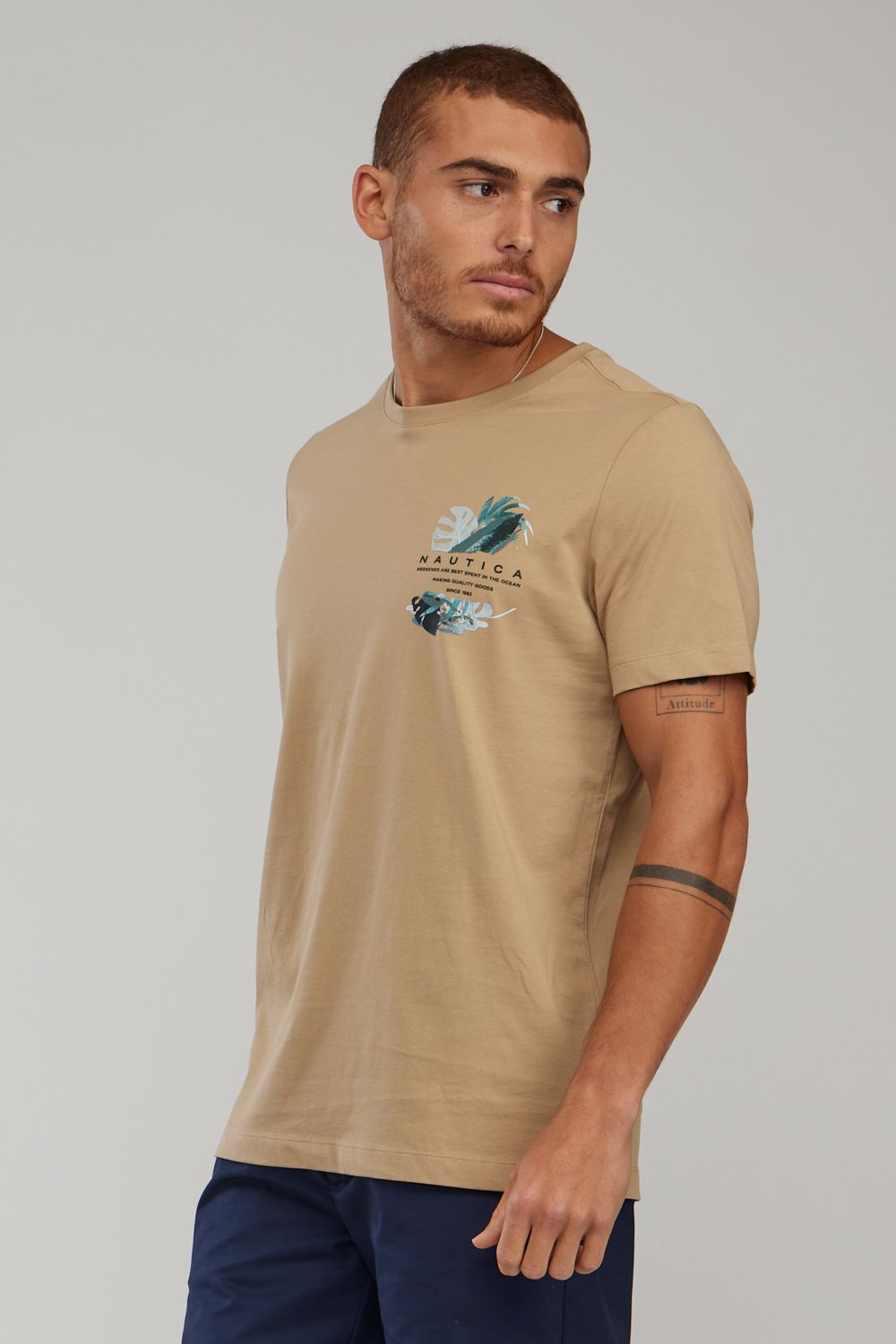 טי שירט עם שרוולים קצרים והדפס Nautica לגברים