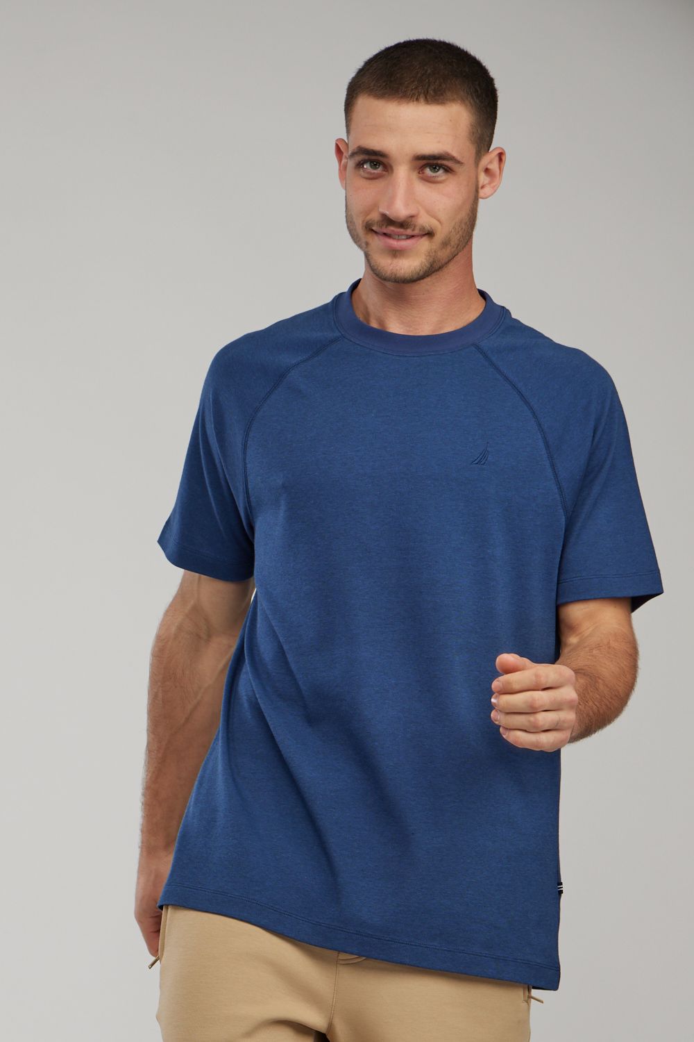 טי שירט Nautica לגברים בגזרת רגלן