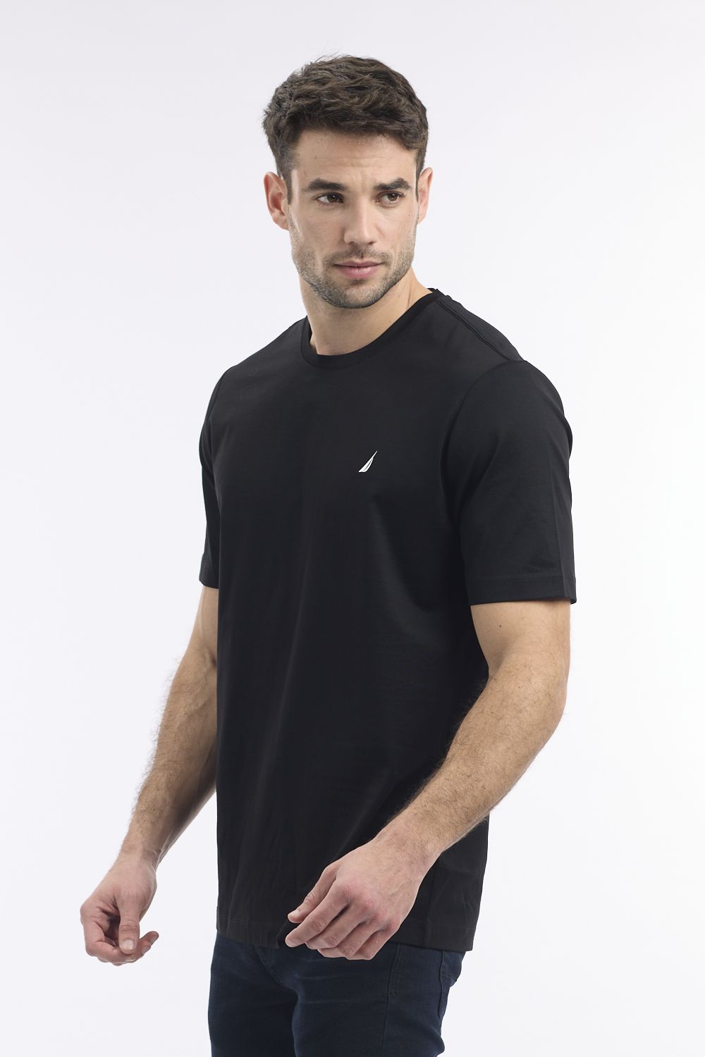 חולצה טי שירט עם מיני לוגו בחזית