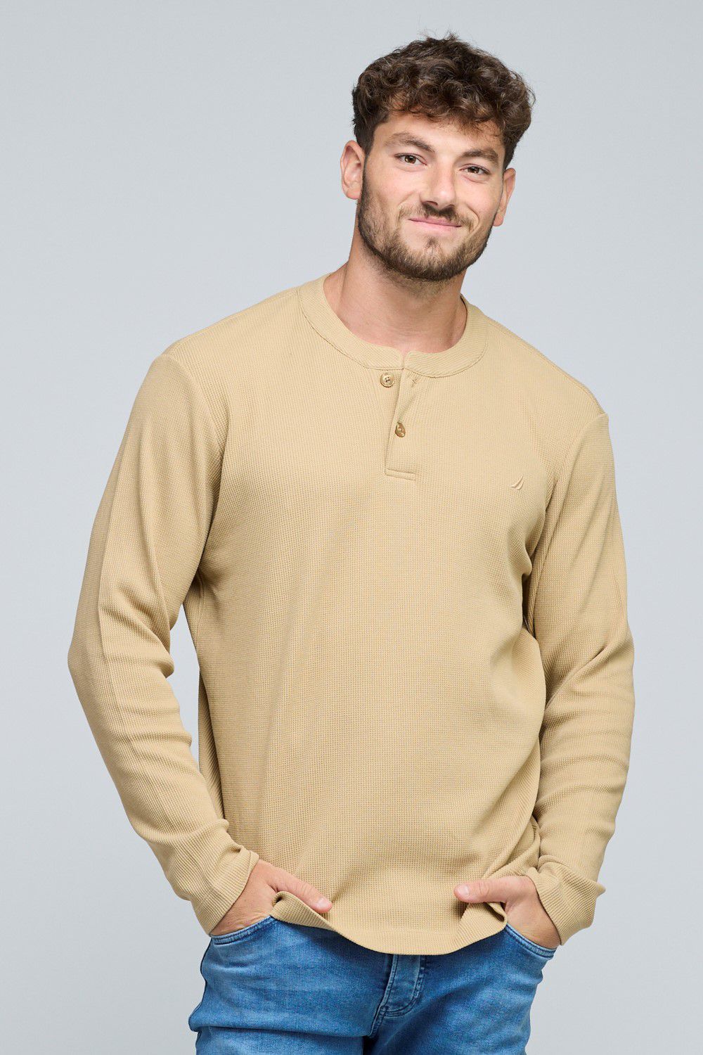 חולצת טי שירט מכותנה ופל וכפתורים בצווארון