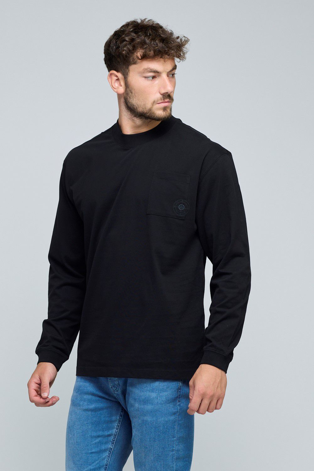 טי שירט ארוכה לגברים עם צווארון עם כיס קדמי