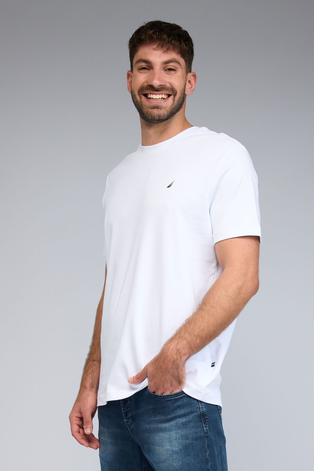 טי שירט עם שרוולים קצרים ולוגו Nautica לגברים