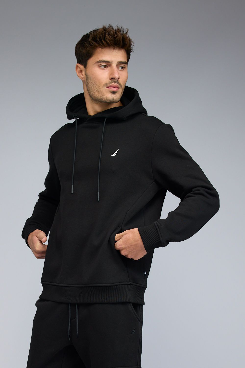 סווטשירט Nautica עם הדפס וקפוצ’ון לגברים