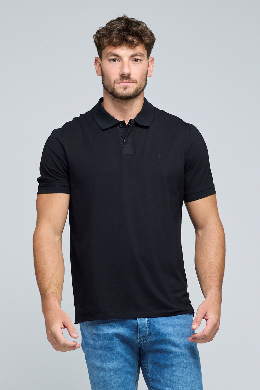 חולצת פולו קצרה וקלאסית לגבר
