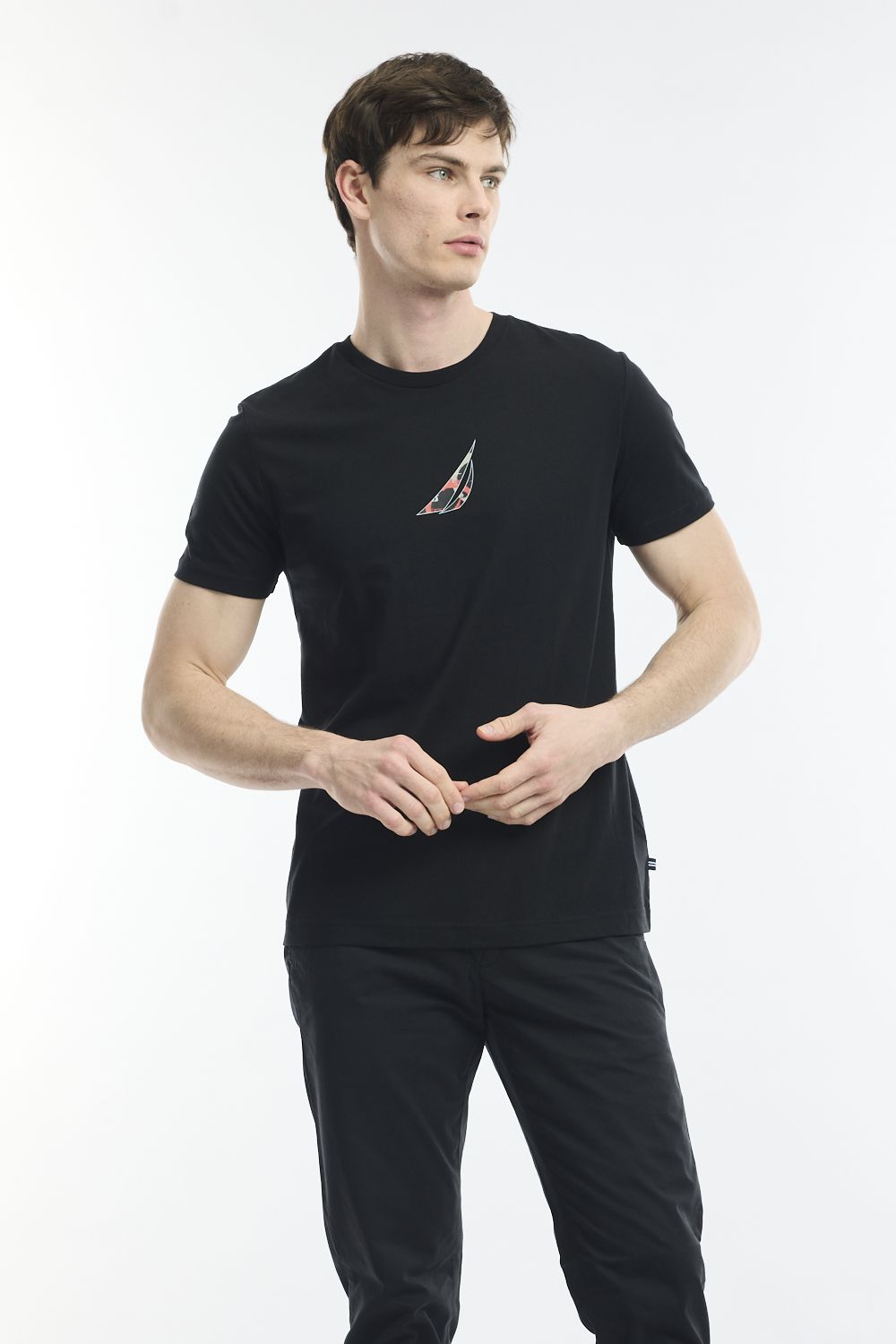 חולצה עם שרוולים קצרים לגברים עם לוגו נאוטיקה