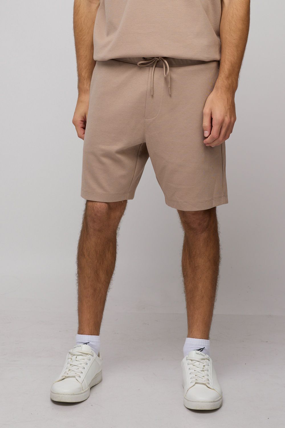מכנסיים קצרים לגברים