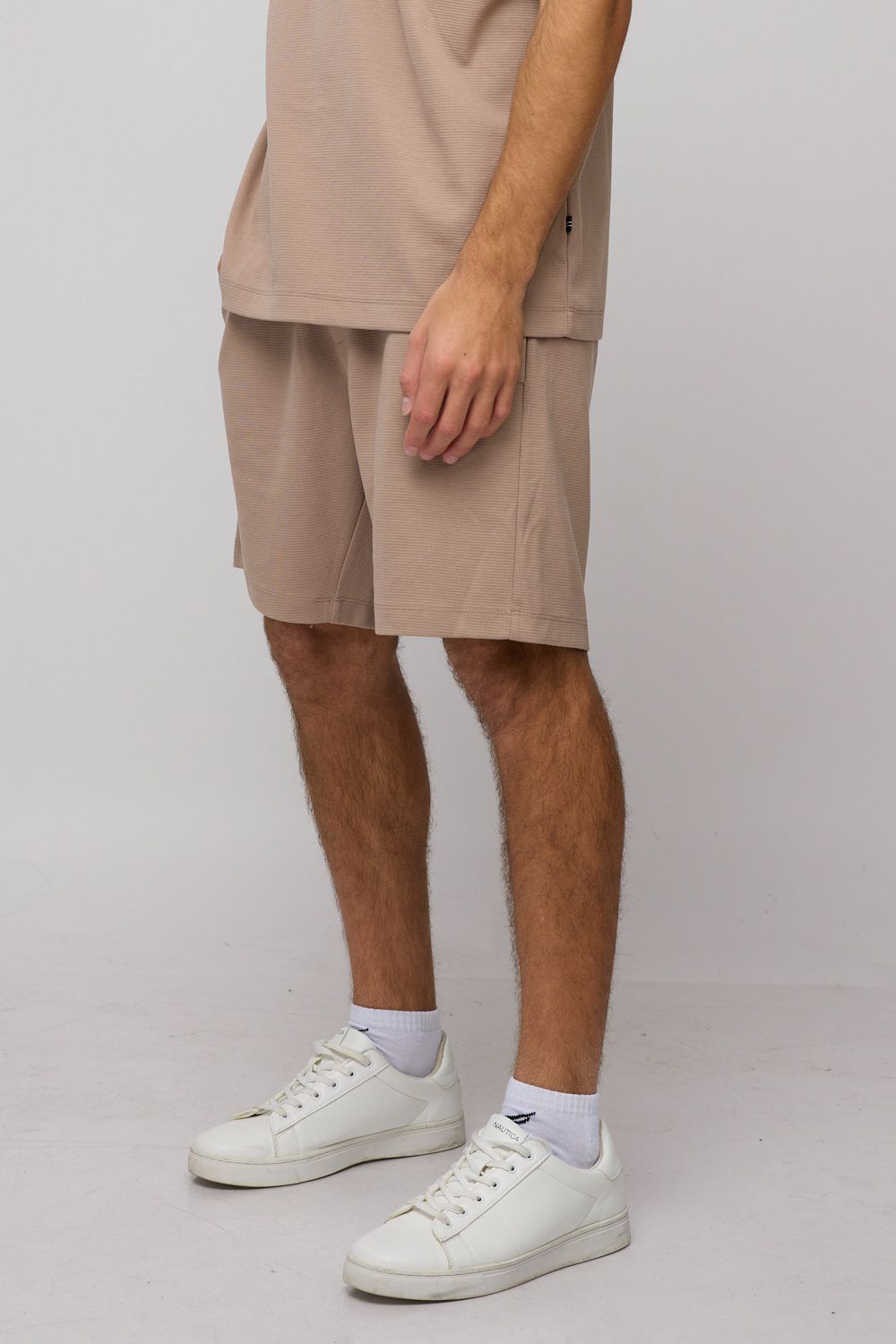 מכנסיים קצרים לגברים