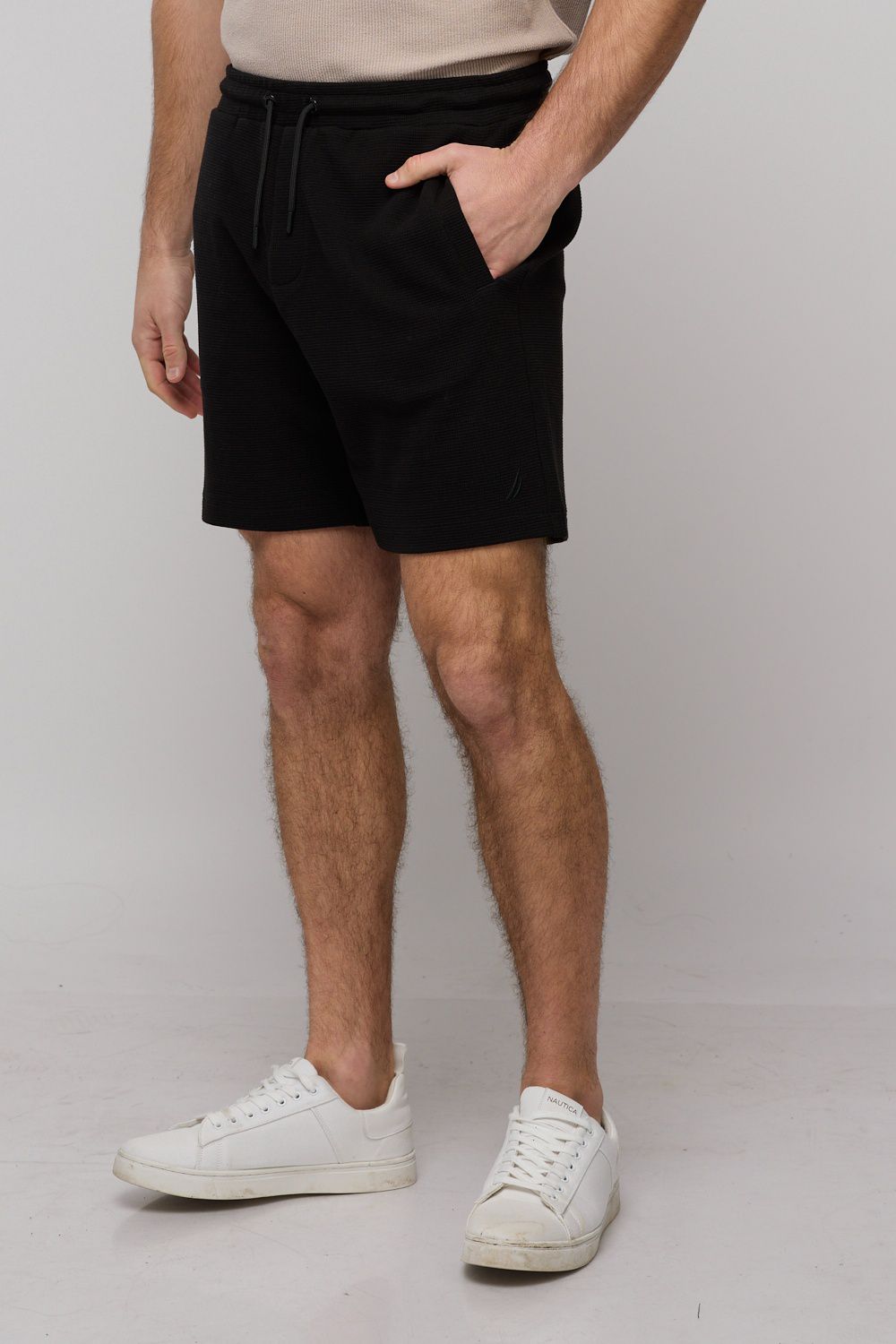 מכנסי ברמודה Nautica עם טקסטורה לגברים
