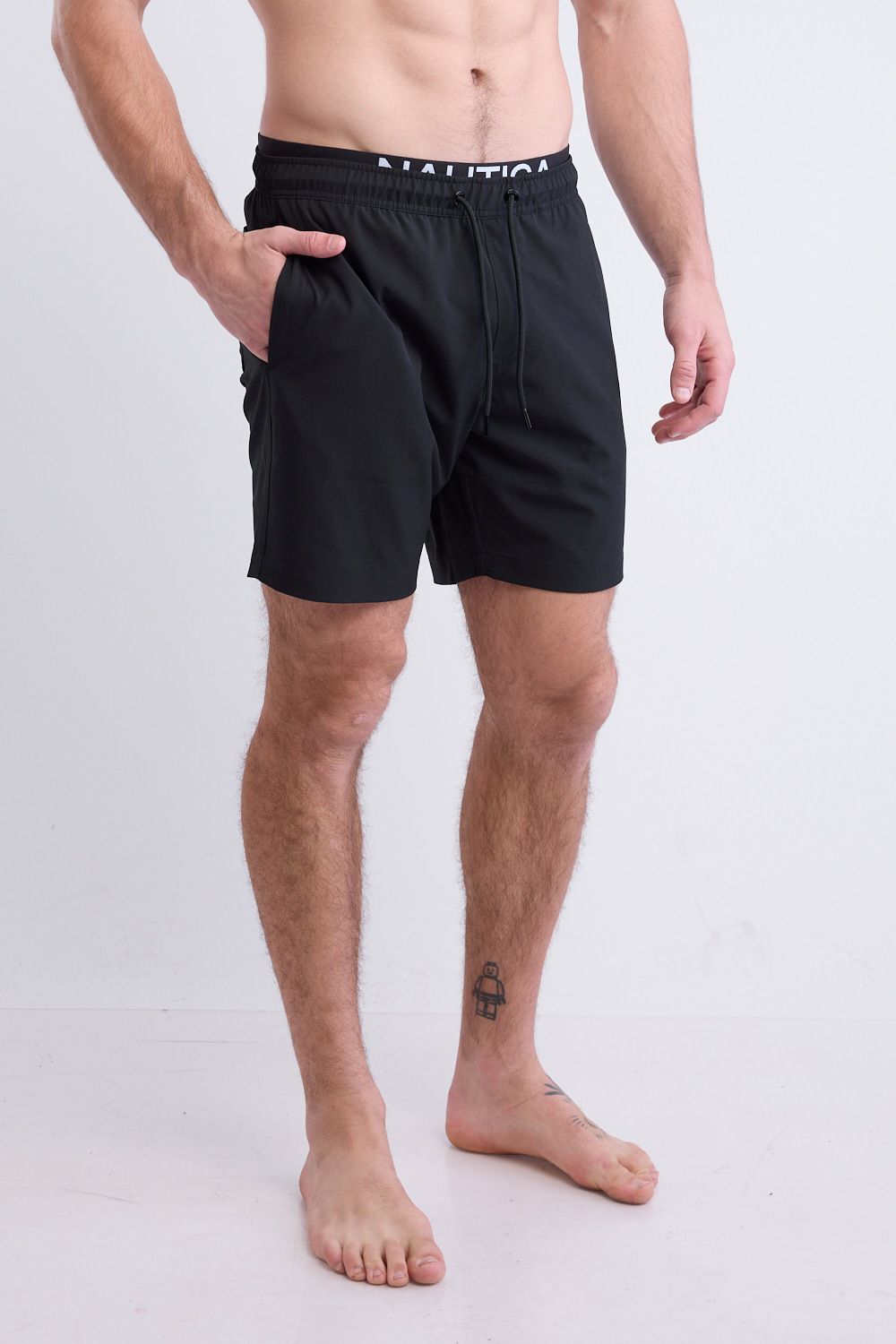 מכנסי בגד ים Nautica לגברים עם חגורת לוגו