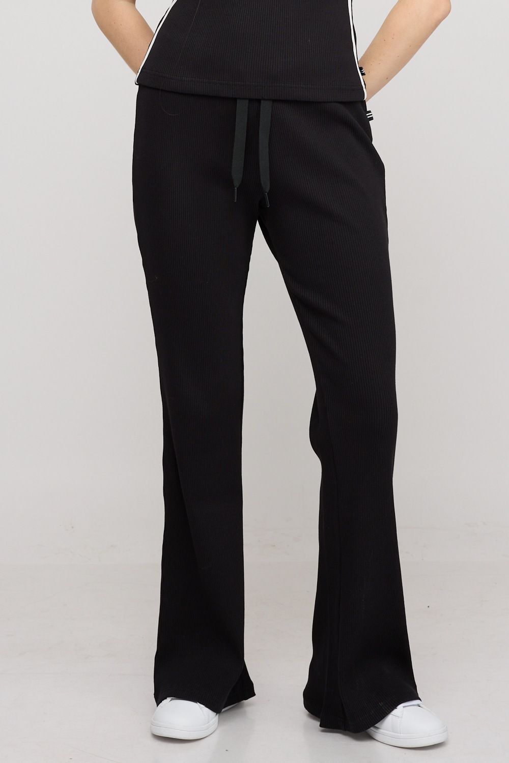 מכנסי ריב מתרחבים לנשים