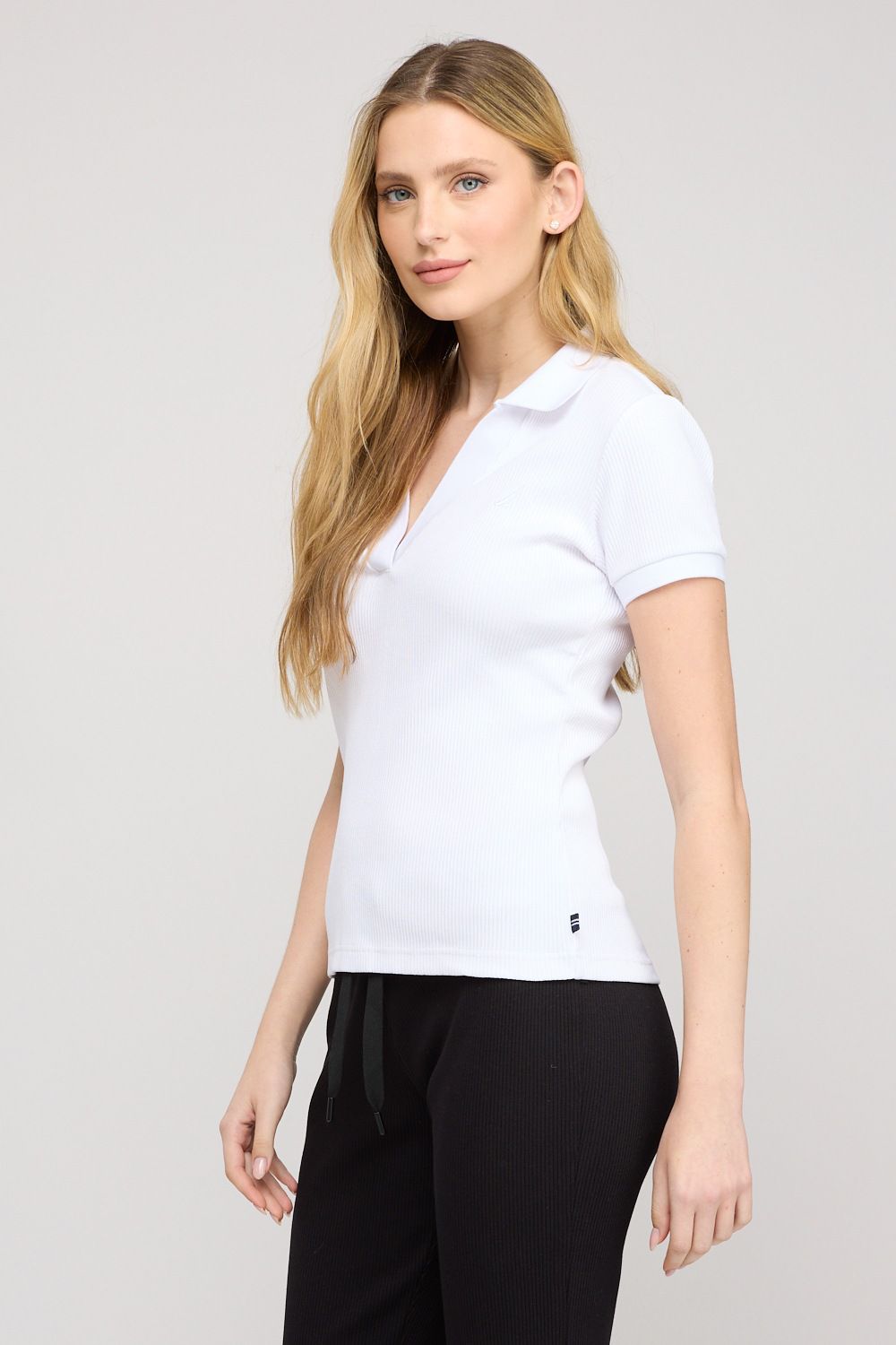 חולצת פולו קצרה לנשים