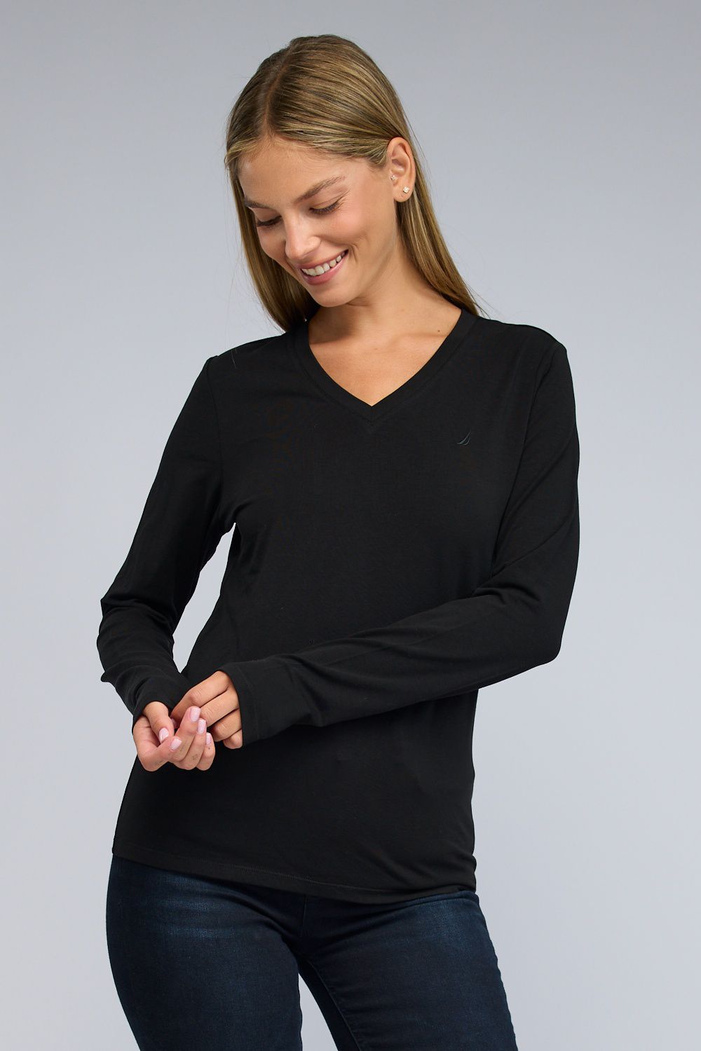 טי שירט Nautica ארוכה לנשים עם לוגו וצווארון וי