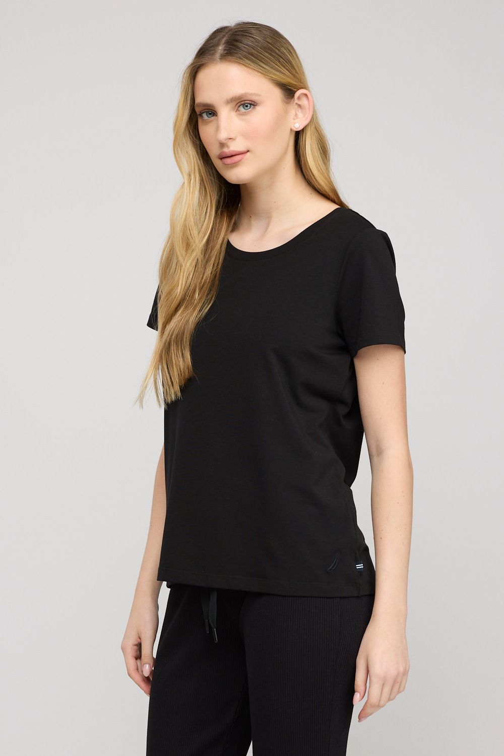 חולצת טי-שירט קצרה לנשים