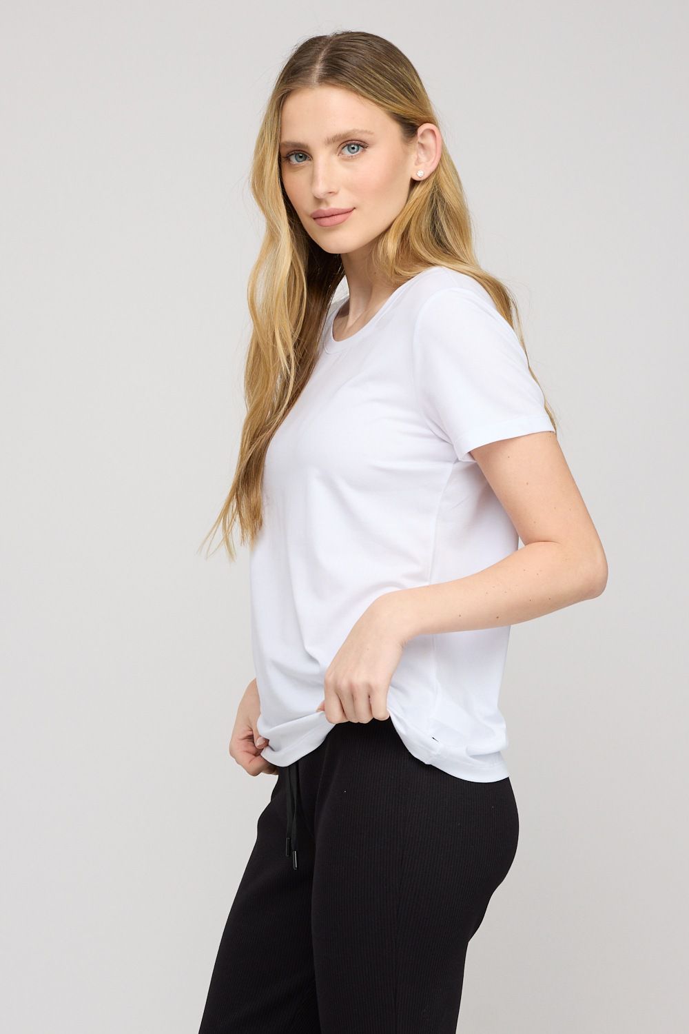 חולצת טי-שירט קצרה לנשים