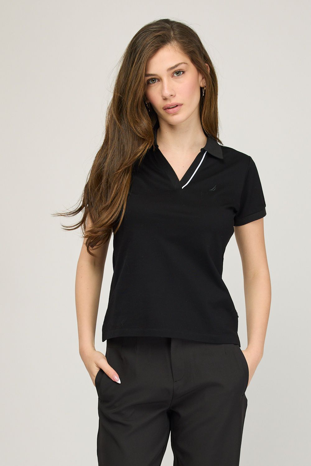 חולצת פולו קצרה לנשים
