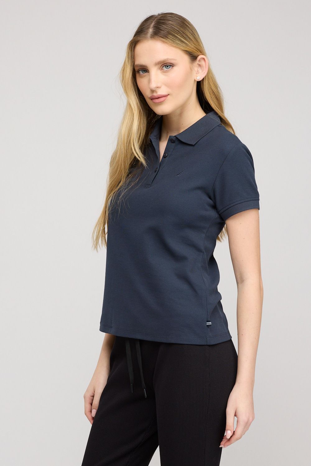 חולצת פולו קצרה לנשים