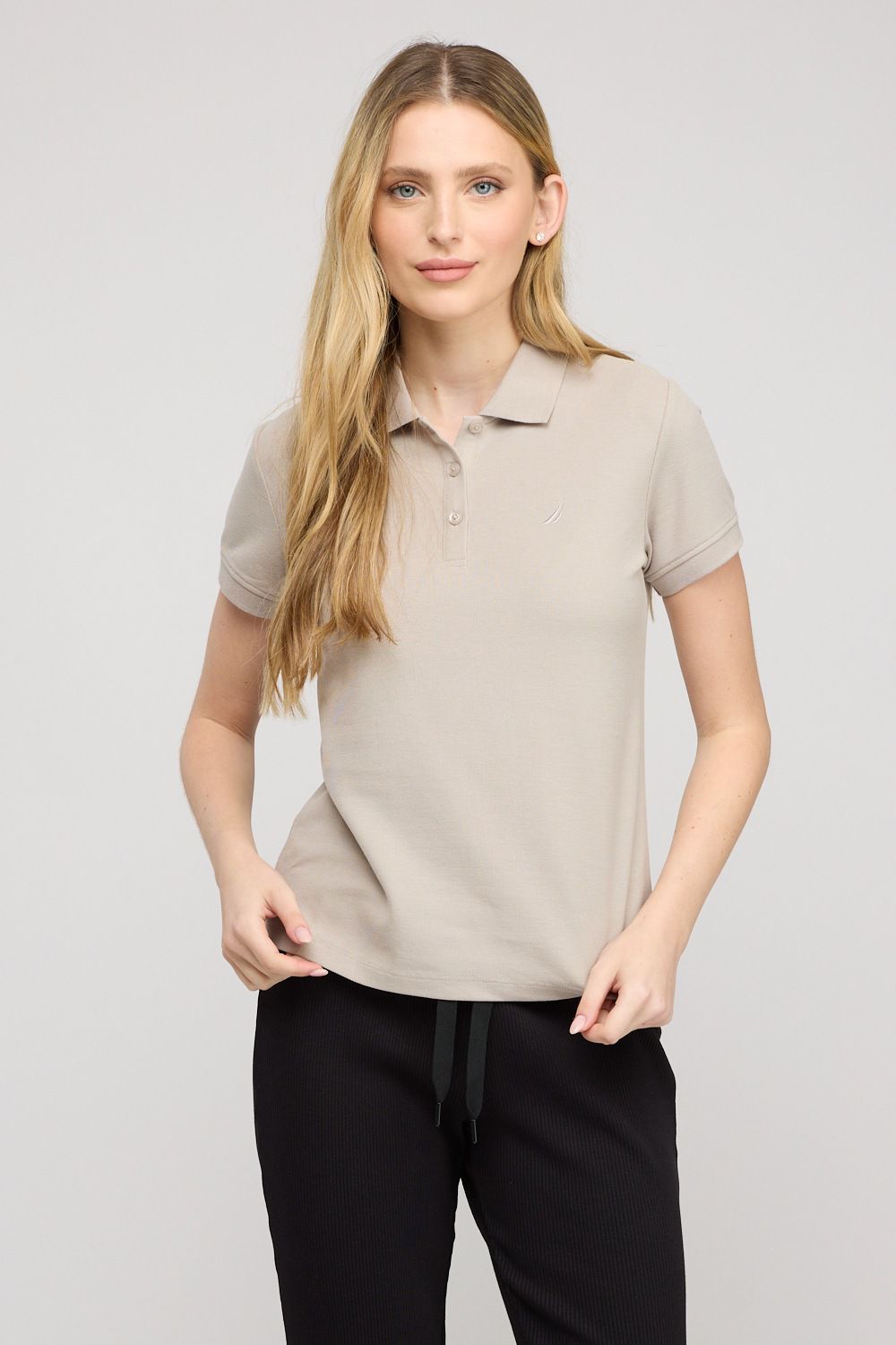 חולצת פולו קצרה לנשים