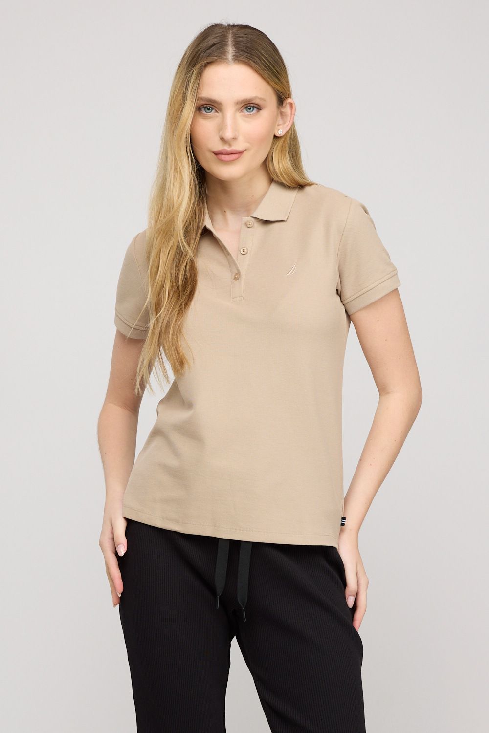 חולצת פולו קצרה לנשים