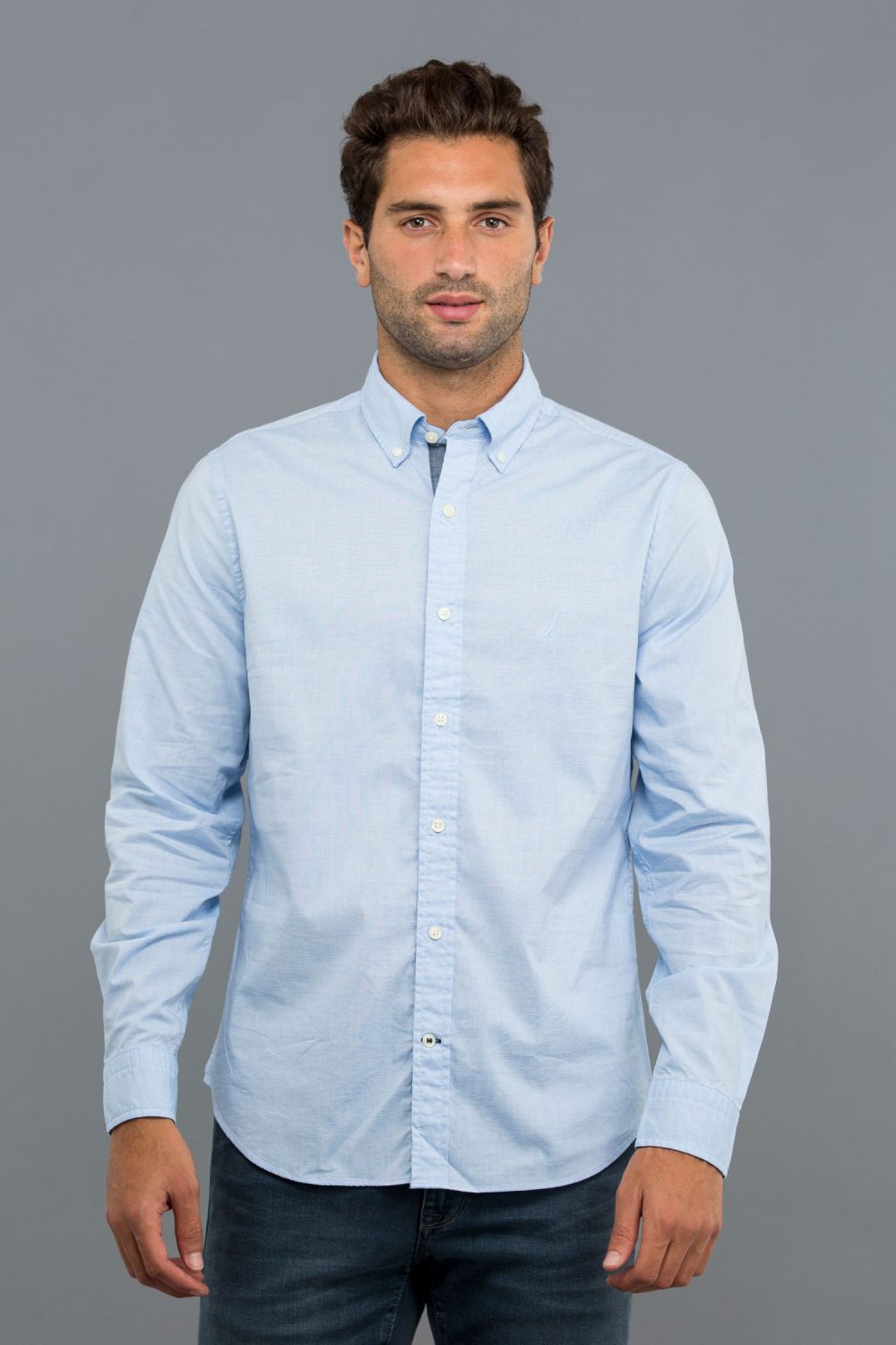 TAILORED FIT חולצה מכופתרת מבד סטרץ’ לוגו נאוטיקה