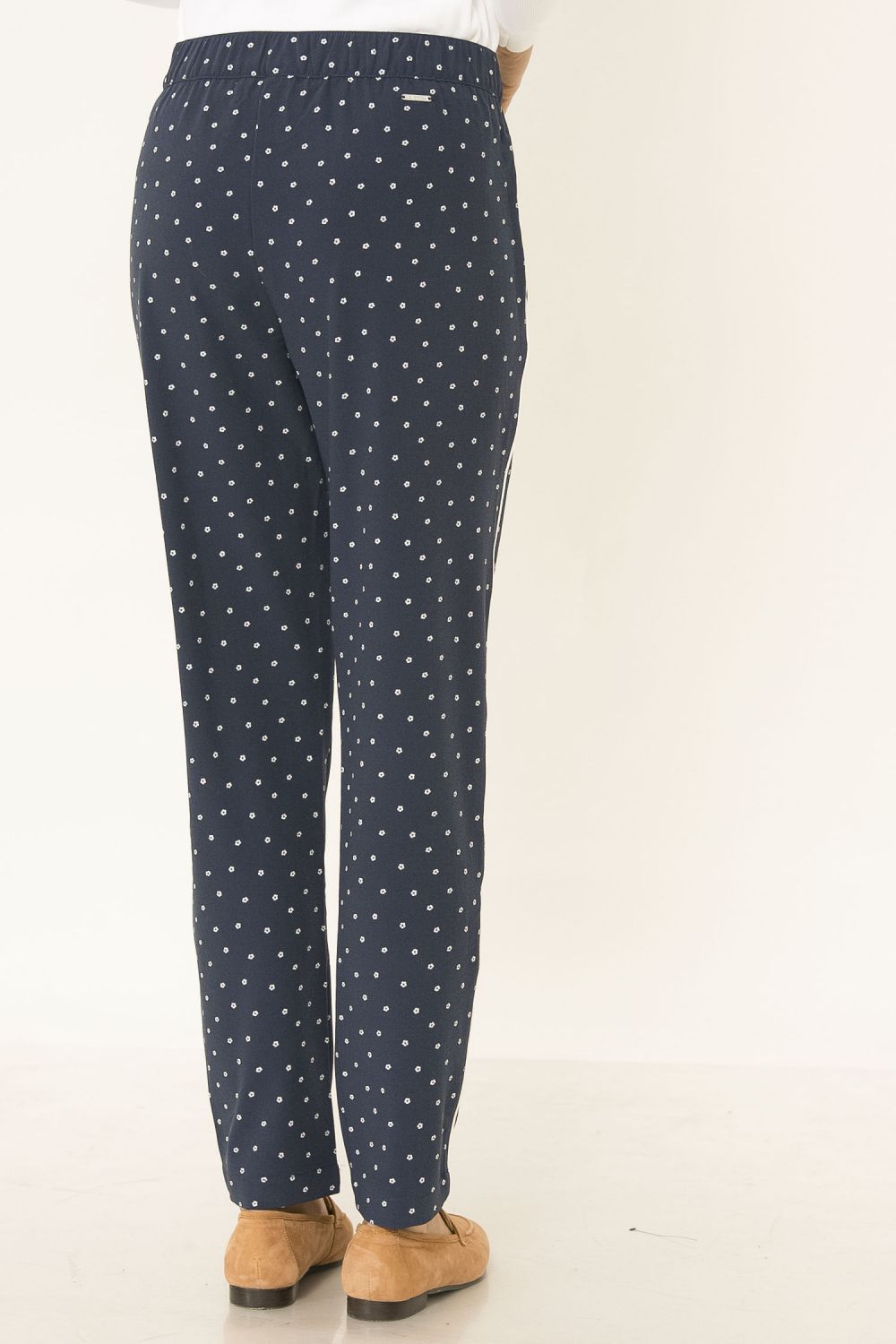 מכנסיים בהדפס פרחים ופס בשני צידי המכנס