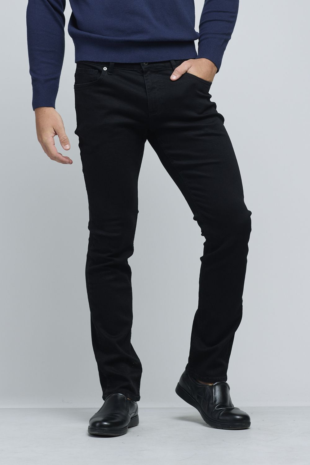 ג’ינס בגזרת SLIM