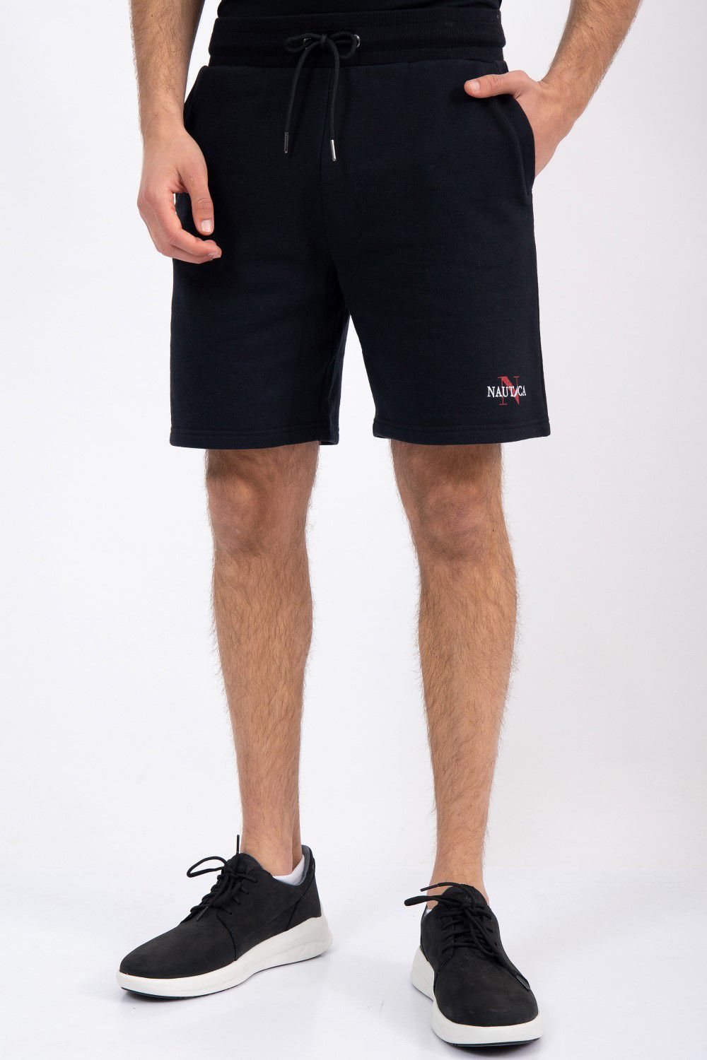 מכנסי טרנינג קצרים עם כיסים צדדיים