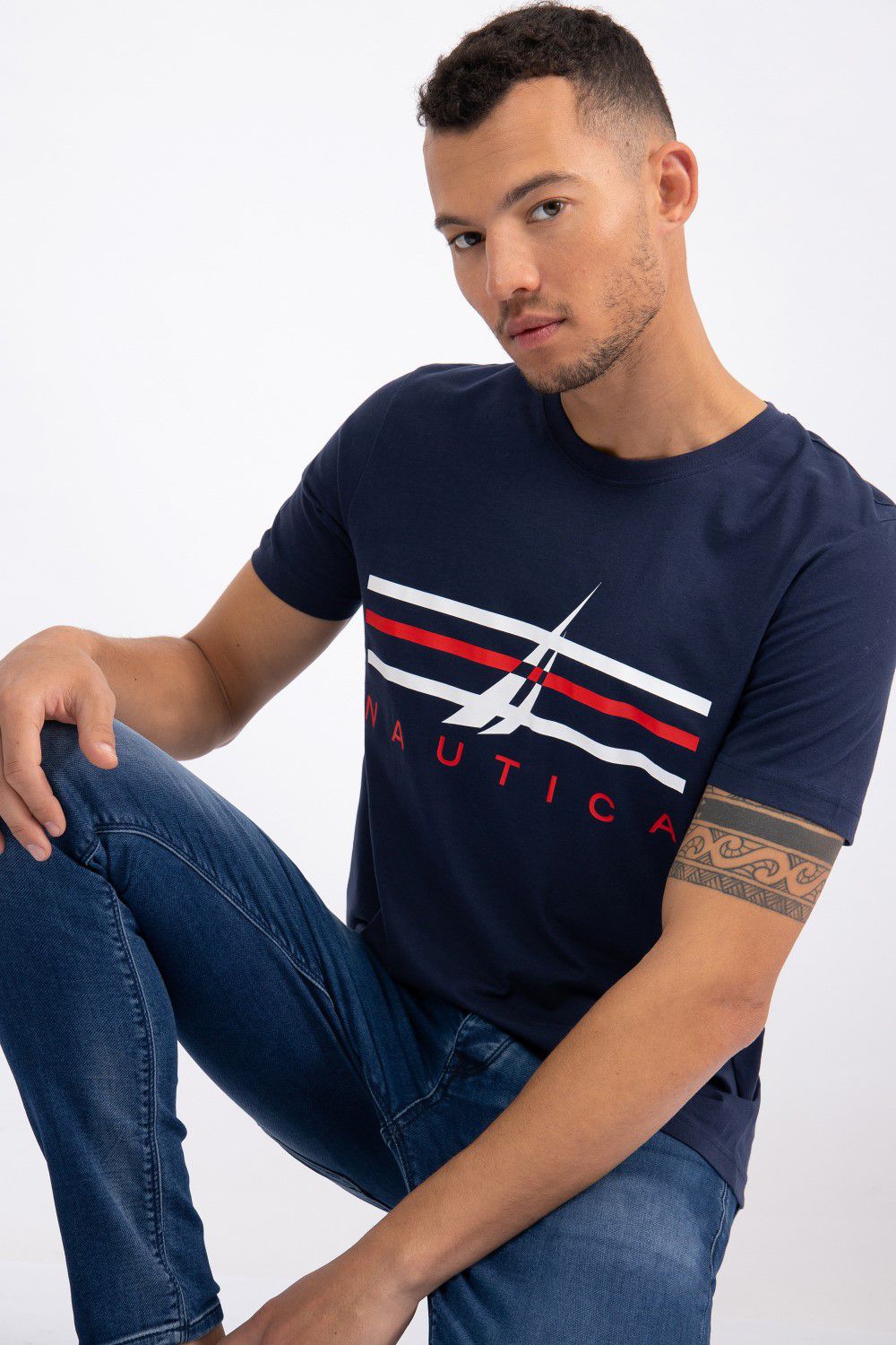 טי שירט בהדפס לוגו בשילוב פסים