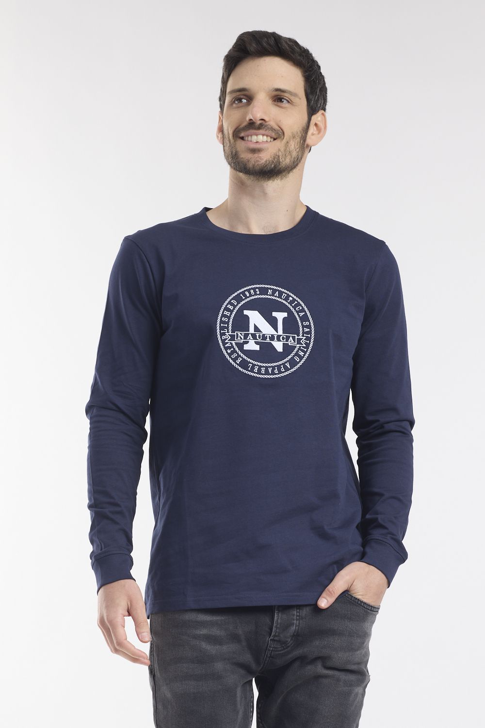 טי שירט שרוולים ארוכים וסמל N רקמה