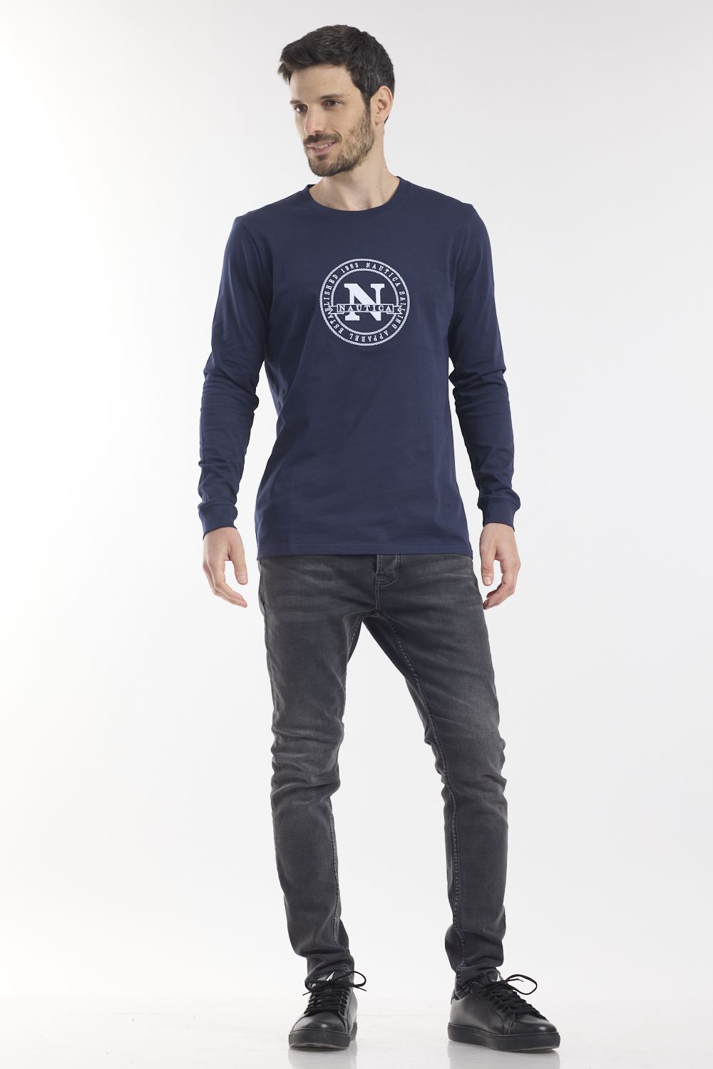 טי שירט שרוולים ארוכים וסמל N רקמה