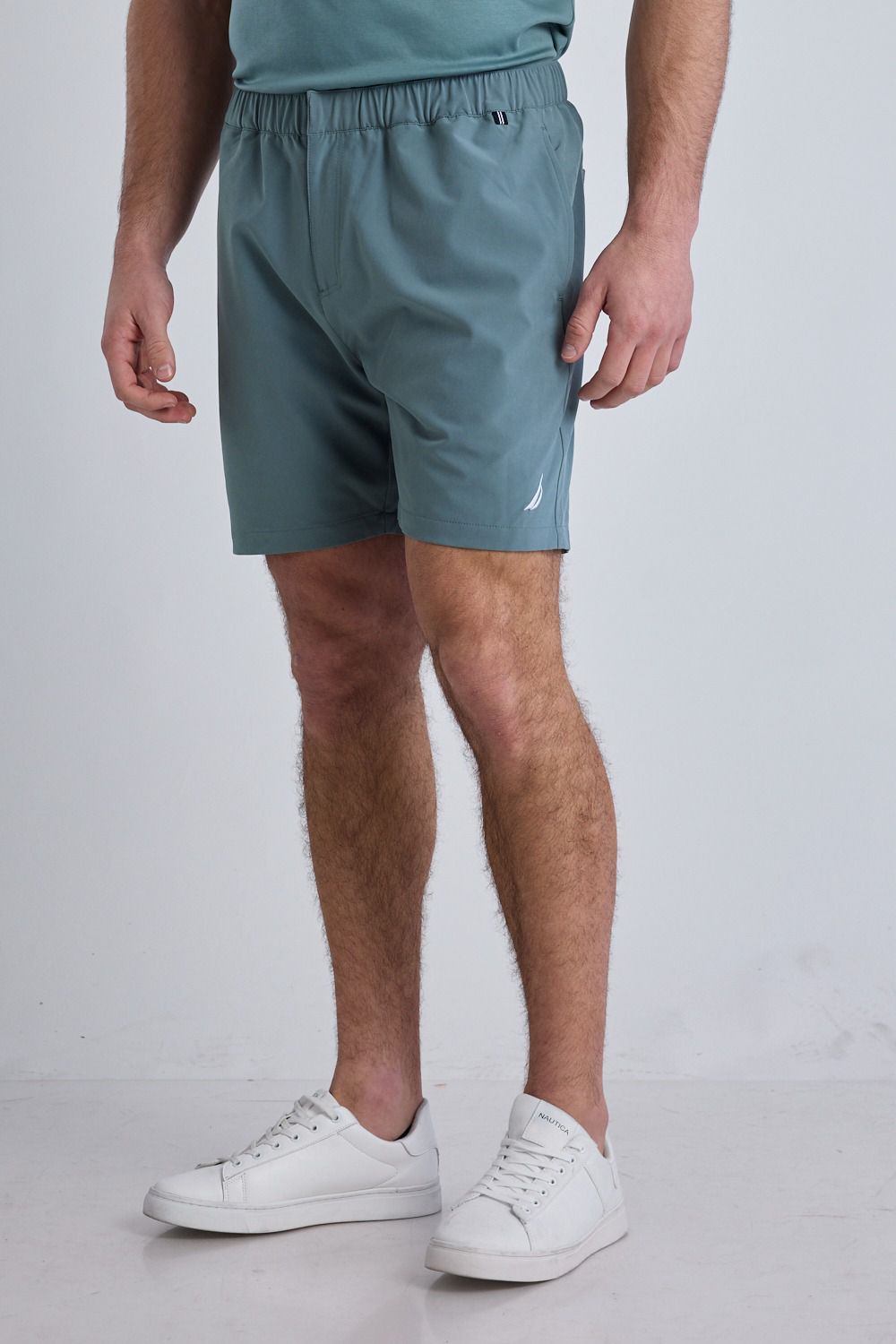 מכנסי Nautica קצרים עם חגורת גומי לגברים