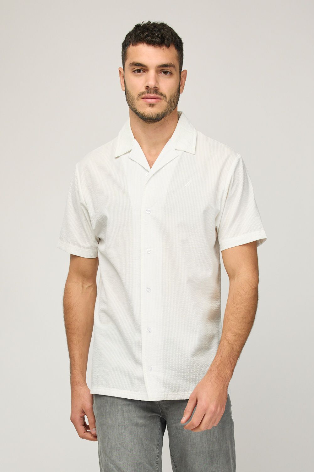 חולצה מכופתרת קצרה לגברים