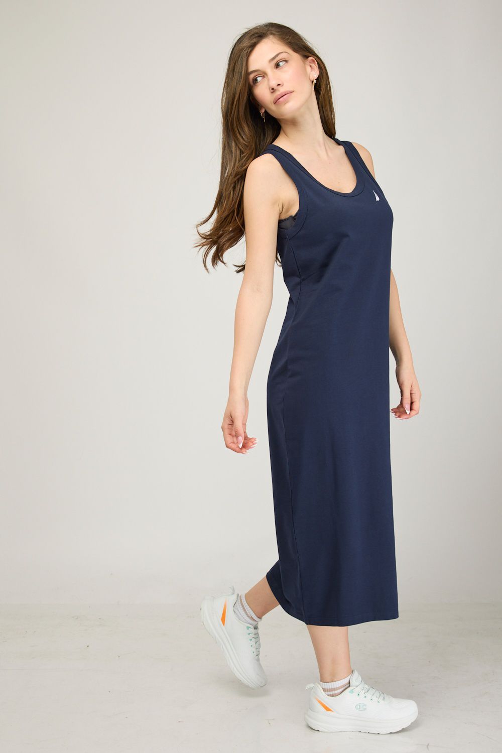 שמלת מקסי Nautica עם לוגו רקום לנשים