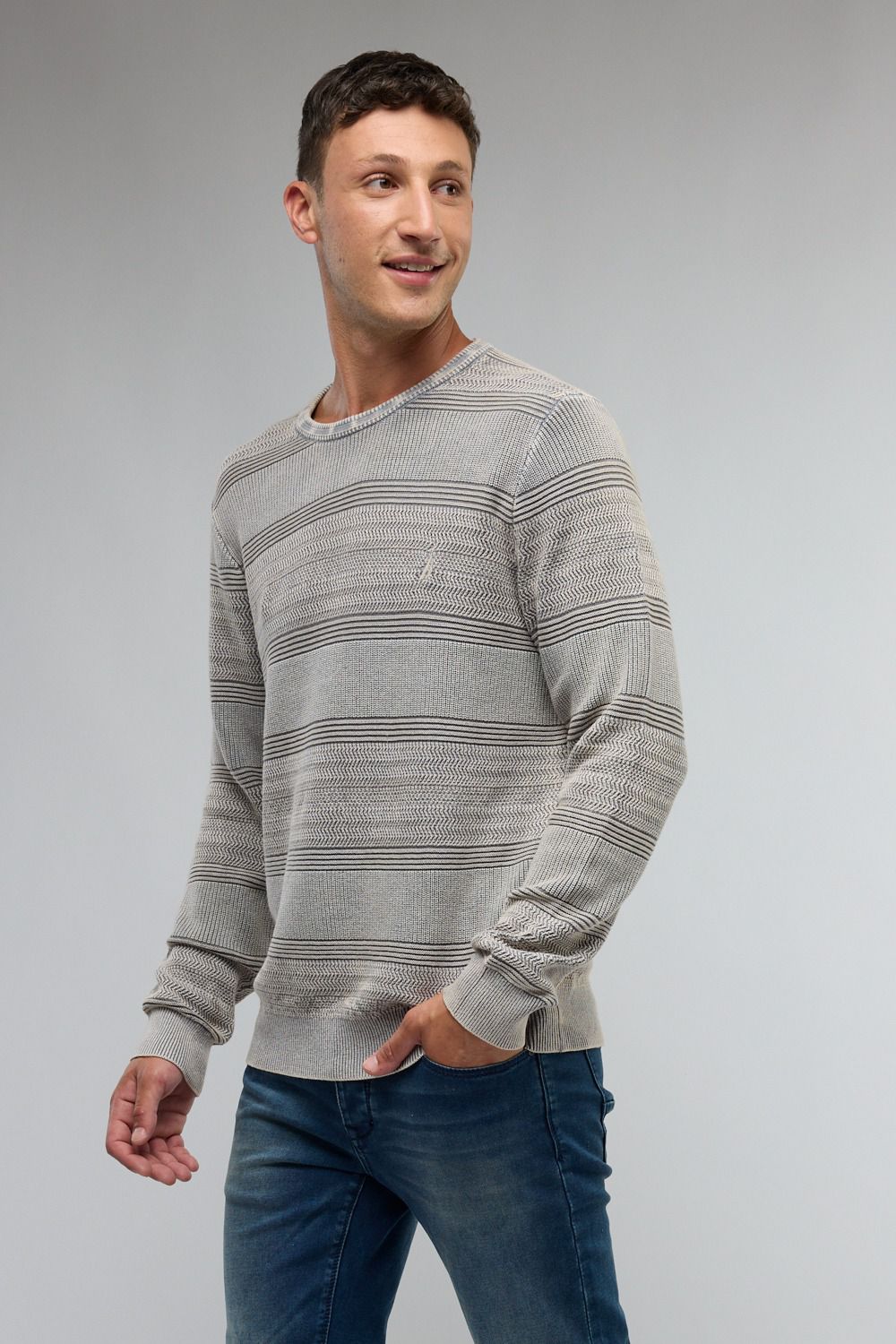 סוודר אלגנטי צווארון עגול לגברים Nautica