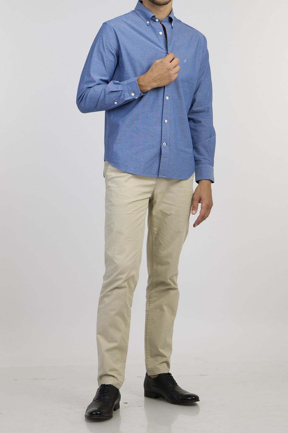 חולצה מכופתרת לגברים עם משבצות קטנות בגוון נייבי