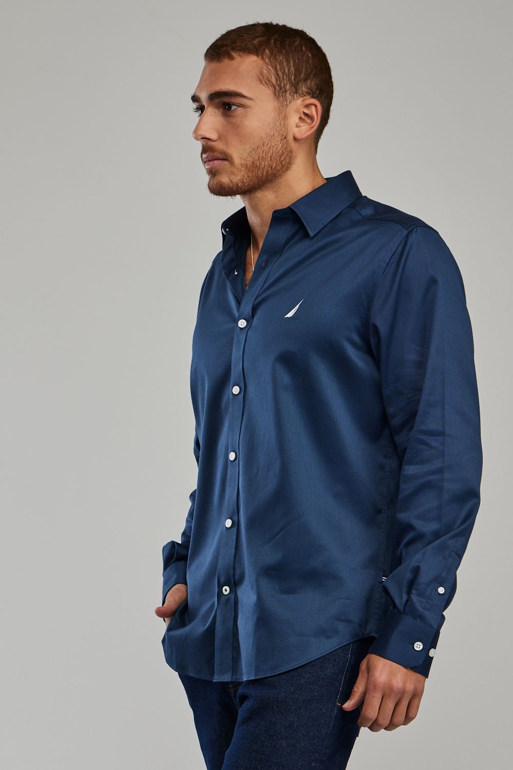 חולצה מכופתרת עם שרוולים ארוכים ולוגו Nautica לגברים