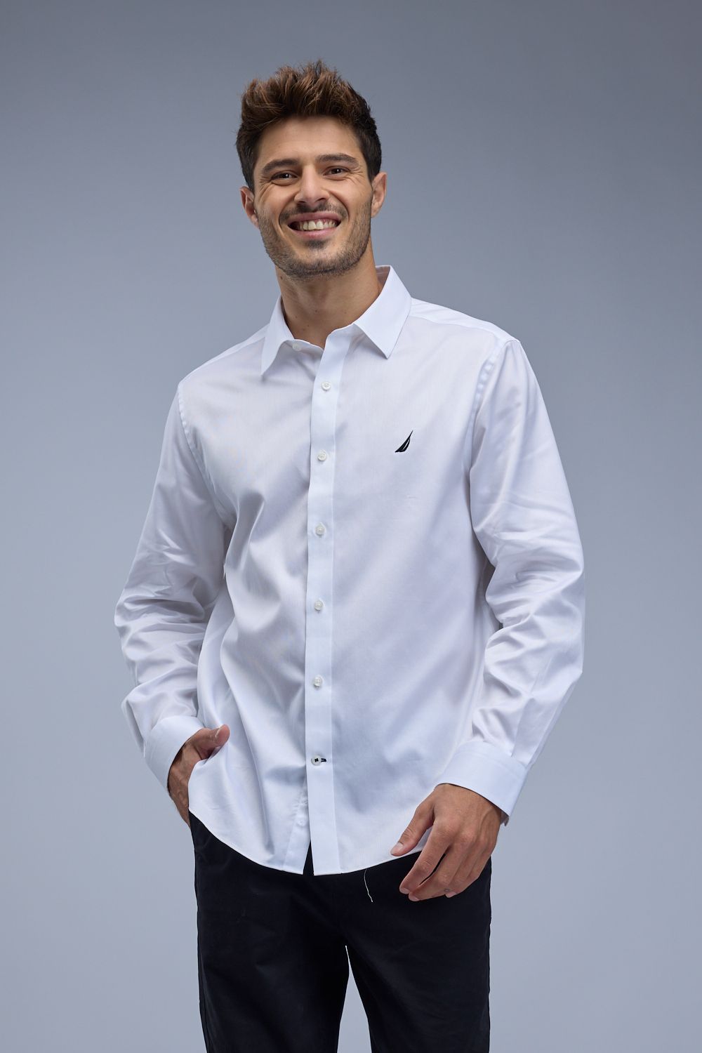 חולצה מכופתרת עם שרוולים ארוכים ולוגו Nautica לגברים