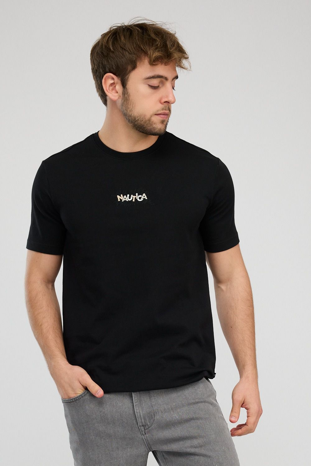 טי שירט קצרה לגברים עם צווארון עגול