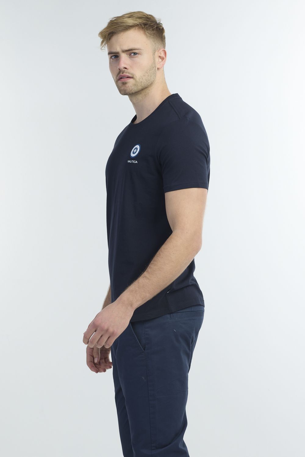 טי שירט צווארון עגול עם לוגו גלגל