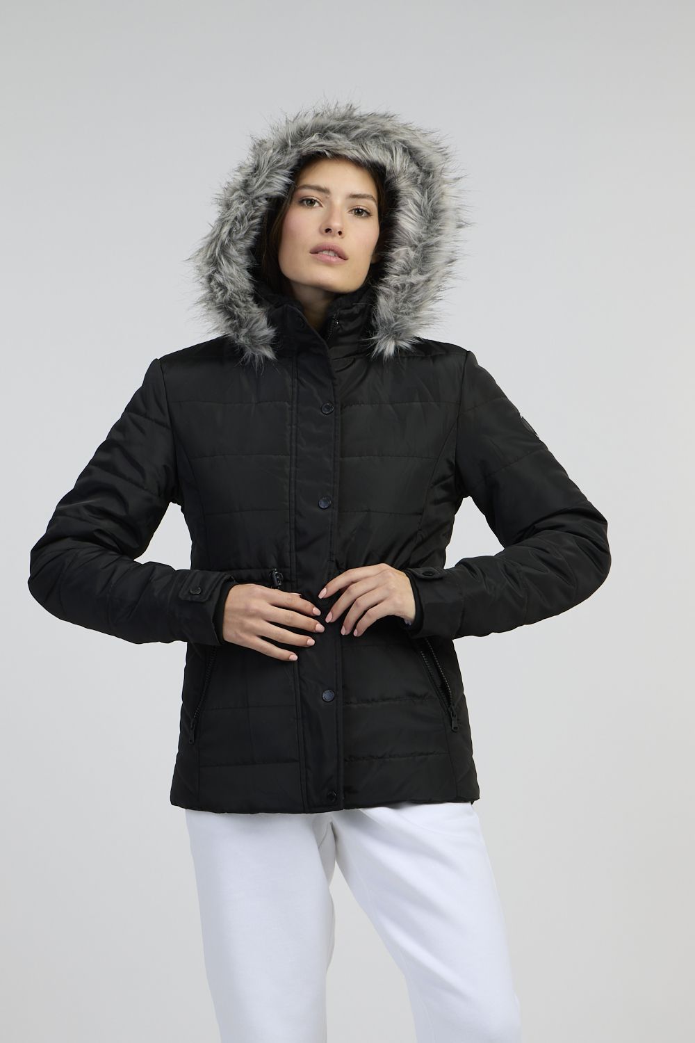 מעיל פוך עם כובע פרווה לאישה