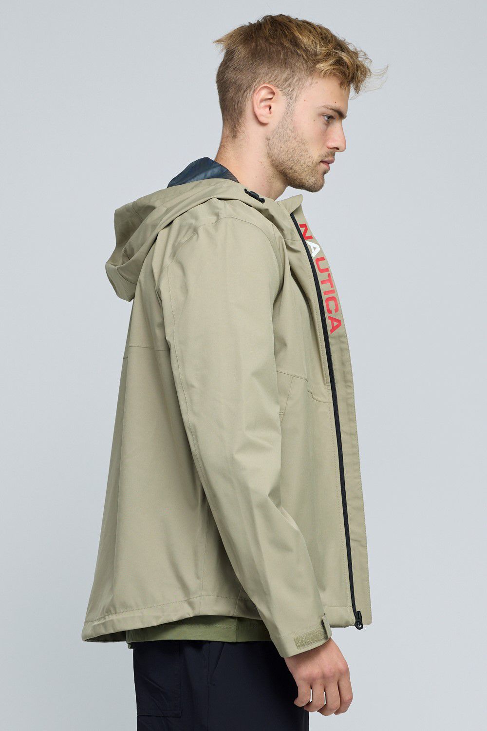 ג’קט עמיד למים