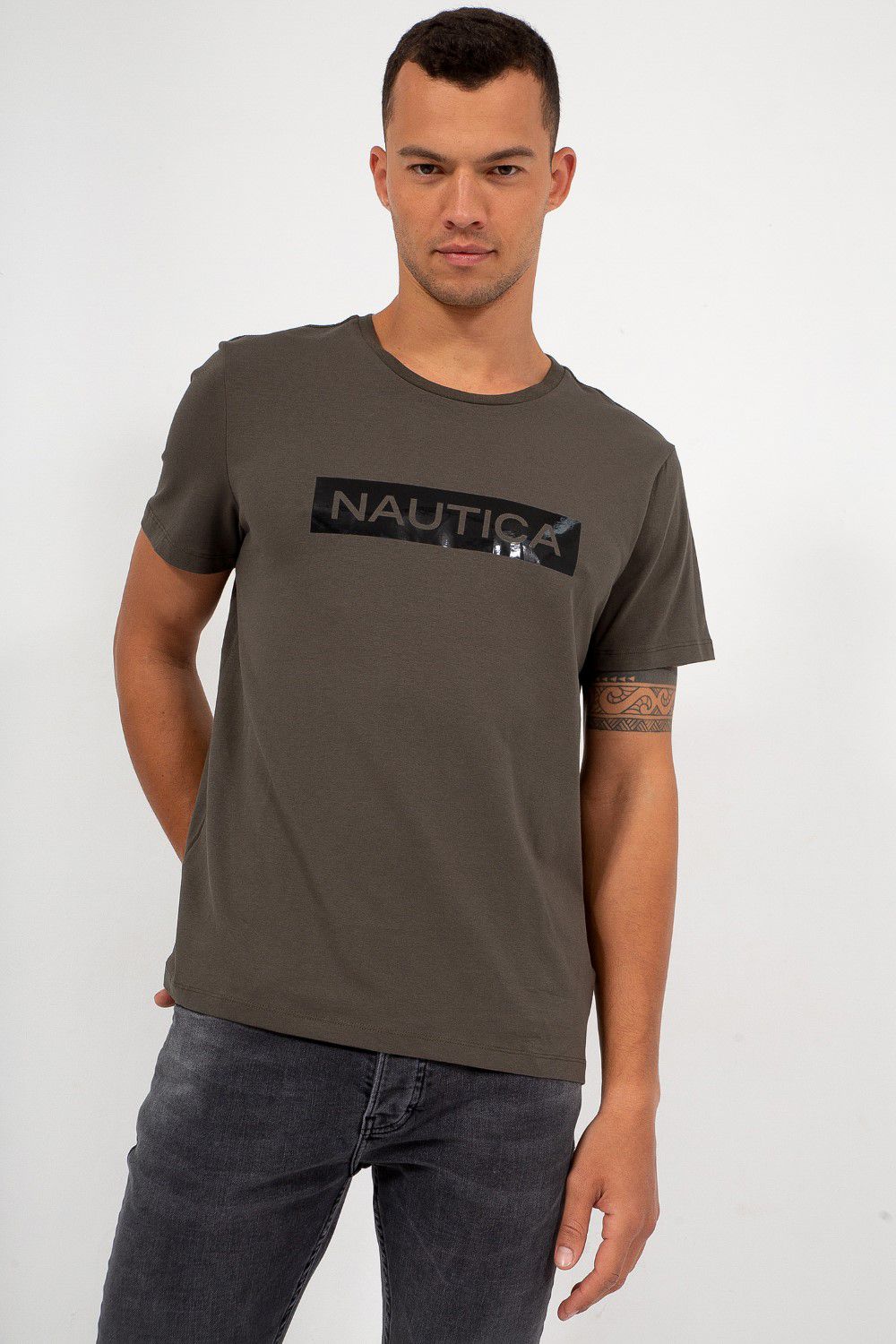 טי שירט בהדפס נאוטיקה מבריק