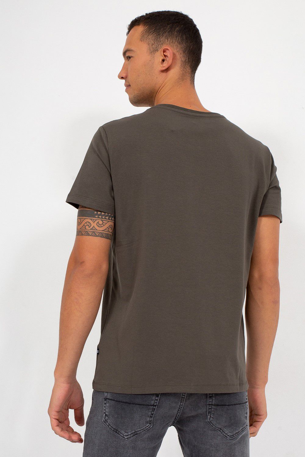 טי שירט בהדפס נאוטיקה מבריק