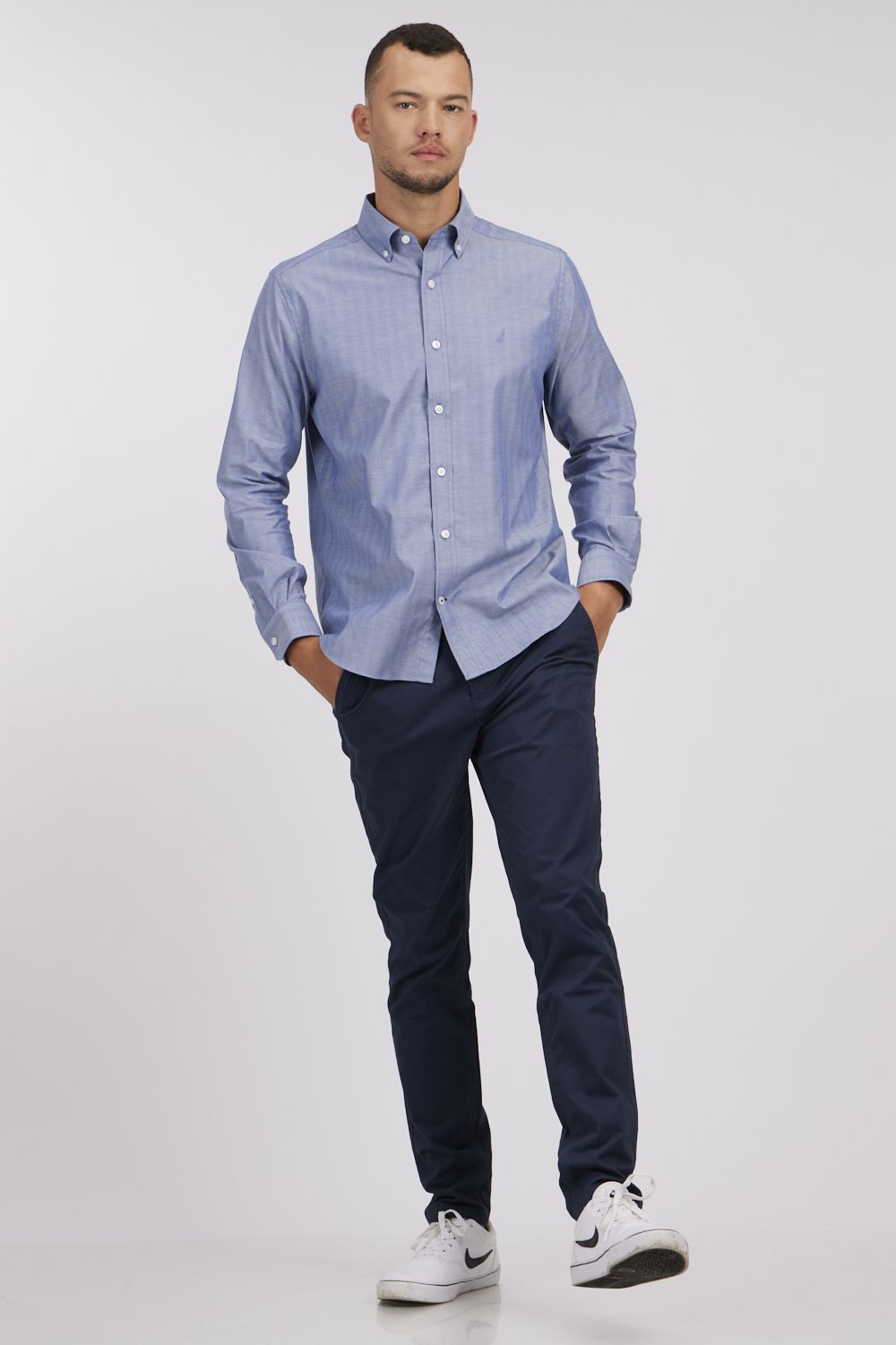 חולצה מכופתרת חלקה CLASSIC FIT